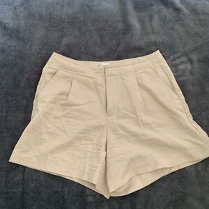 Gap - Tan softsuit 5” shorts
